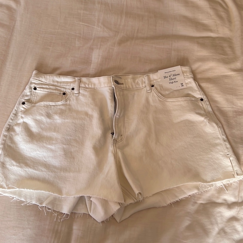 Abercrombie & Fitch 4” Mom Short High Rise sz 34/18